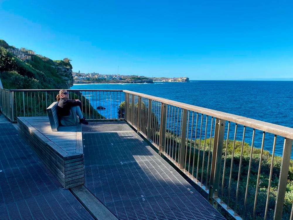Mujer en mirador de Sindey